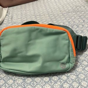 Lululemon fanny pack
